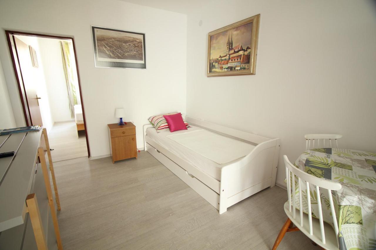 Apartmani Niessner Malinska Luaran gambar