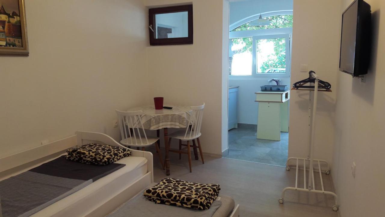 Apartmani Niessner Malinska Luaran gambar